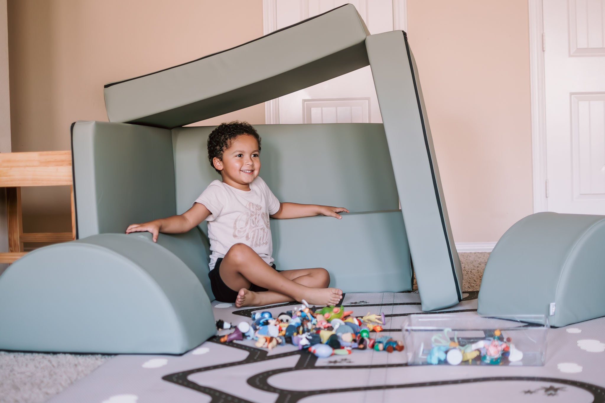 Boy playing in a Blocksy+ build in Seagrass color